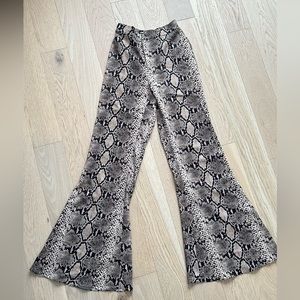 Zara pants Xs snake pattern silk like
